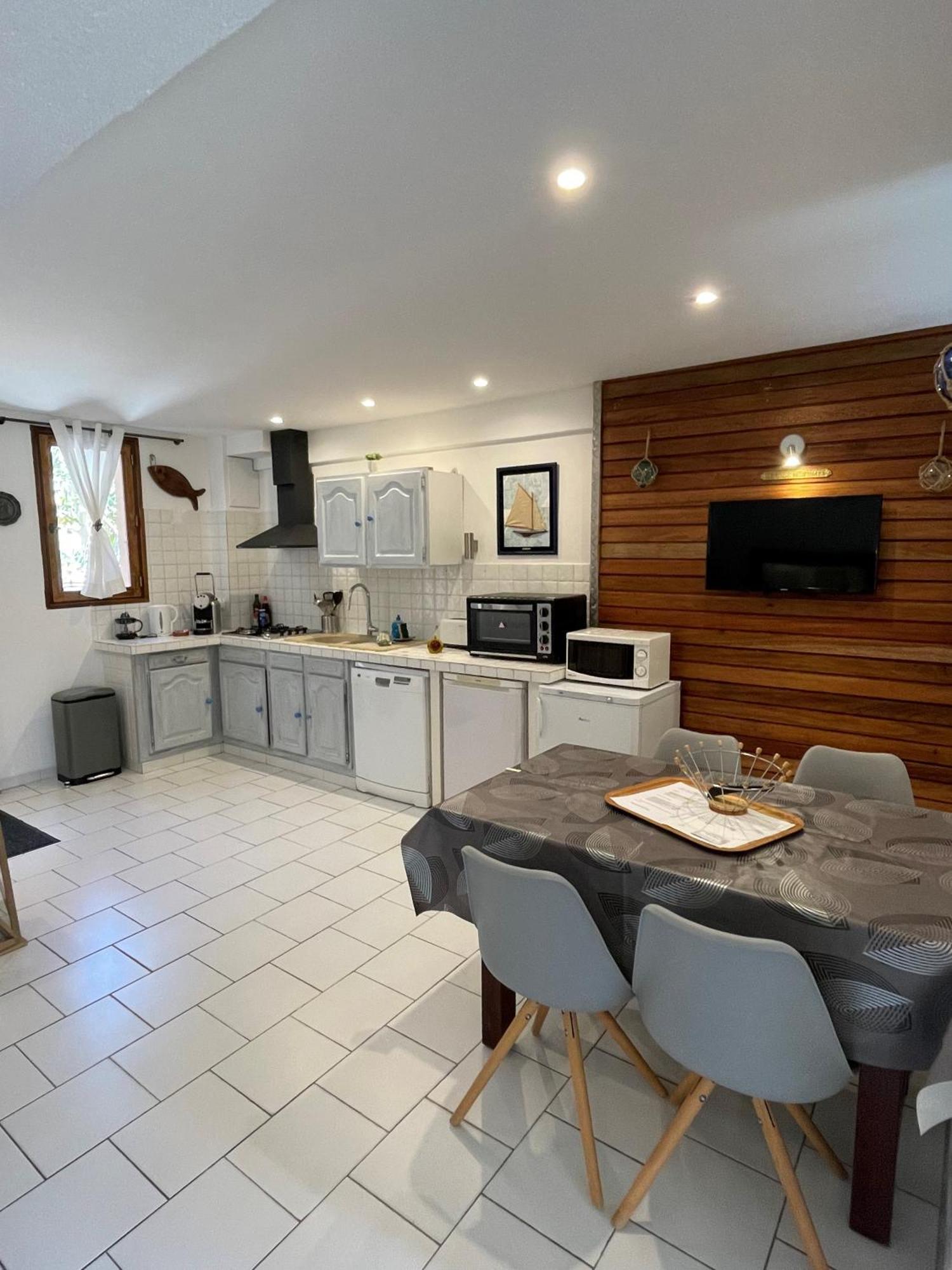 Le Rayol-Canadel-sur-Mer Residence Le Golfe Bleu מראה חיצוני תמונה